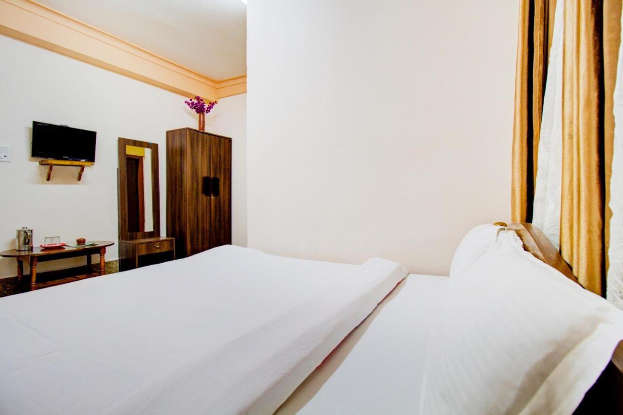 Capital O 79144 Coniferous Resort Čérápuňdží Exteriér fotografie