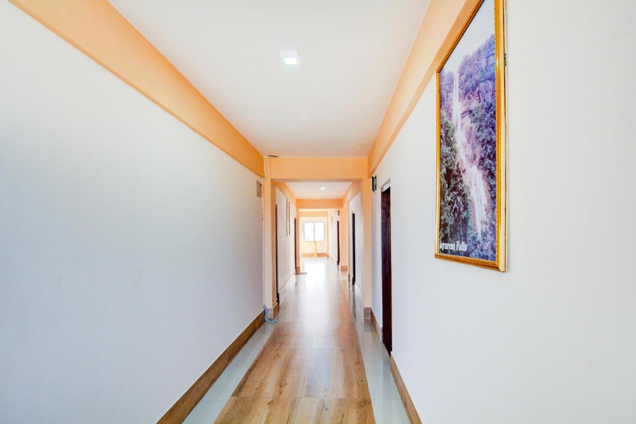 Capital O 79144 Coniferous Resort Čérápuňdží Exteriér fotografie
